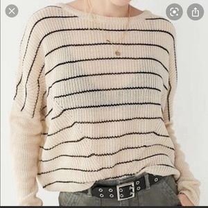 Urban Outfitters Striped Cropped Sweater🤍🖤